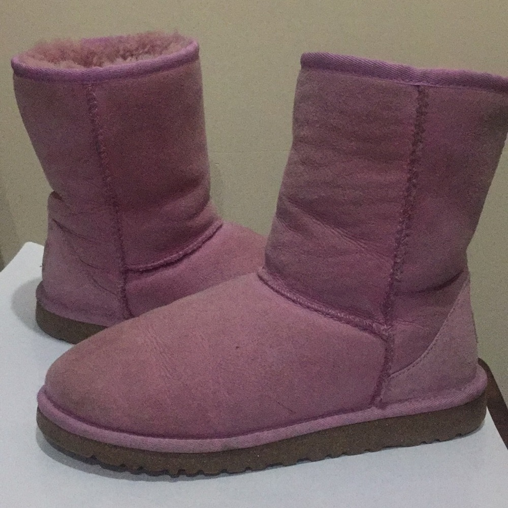 Youth/ women’s Ugg boots
